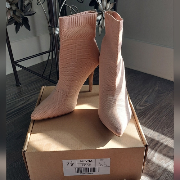 Journee High Heel Booties Rose Ankle Boots Pink Sock Boot - Picture 2 of 7